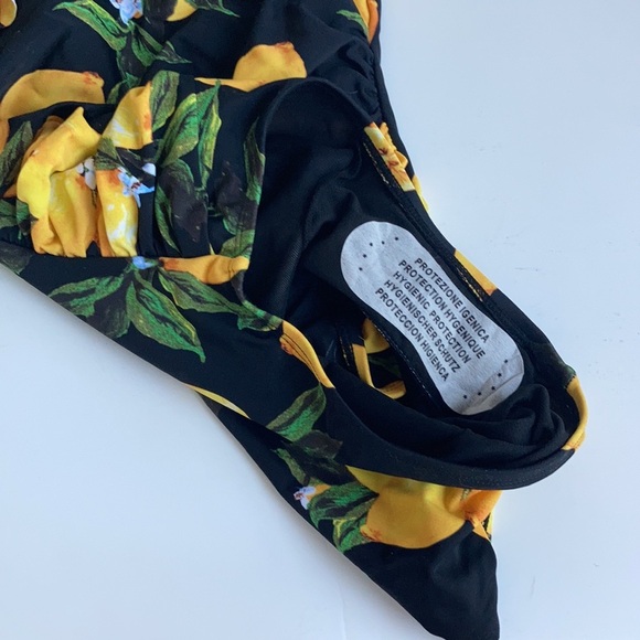 NWT Hilor black with lemons one ruffled shoulder one piece swimsuit ruched. - Picture 11 of 15